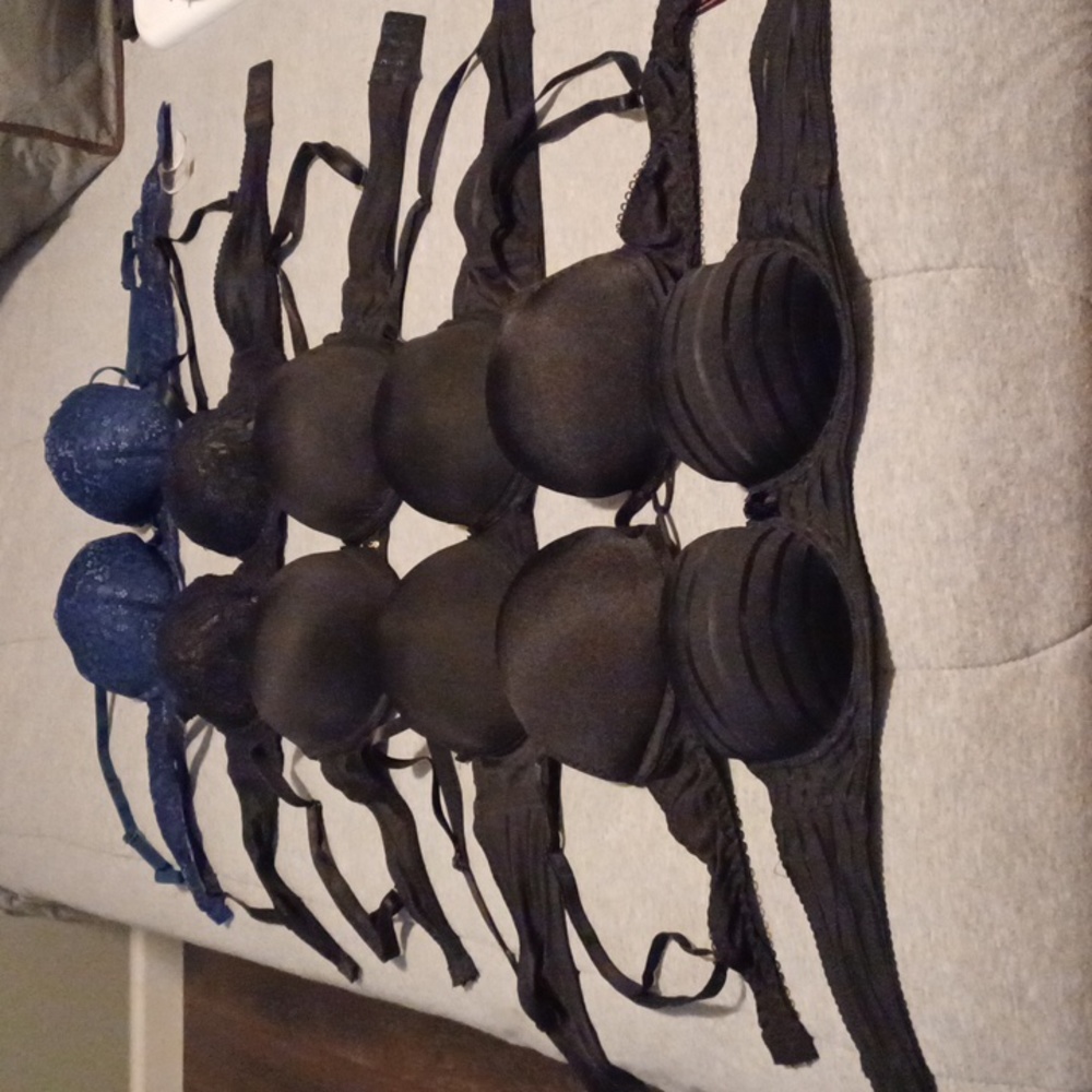 Six bras size 36B